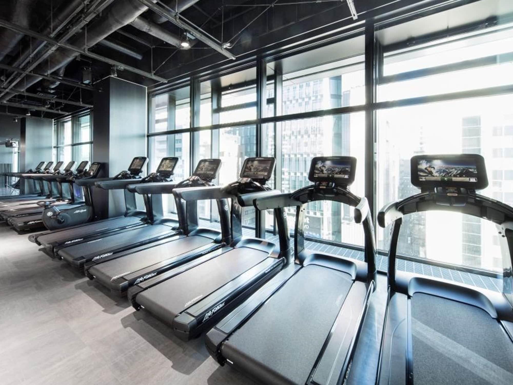 Oakwood Premier Tokyo Ξενοδοχείο Εξωτερικό φωτογραφία The gym at the 1000m² sports and wellness centre