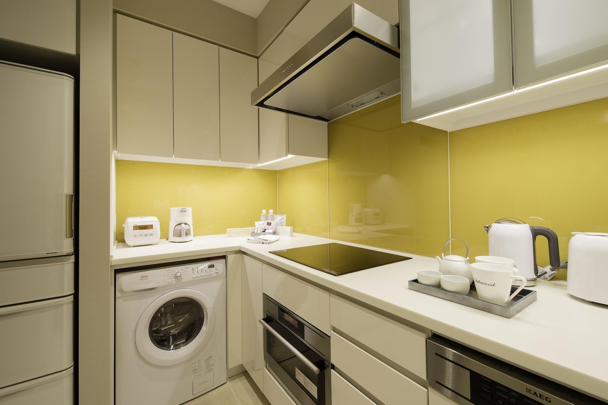 Oakwood Premier Tokyo Ξενοδοχείο Εξωτερικό φωτογραφία A typical kitchen in a serviced apartment