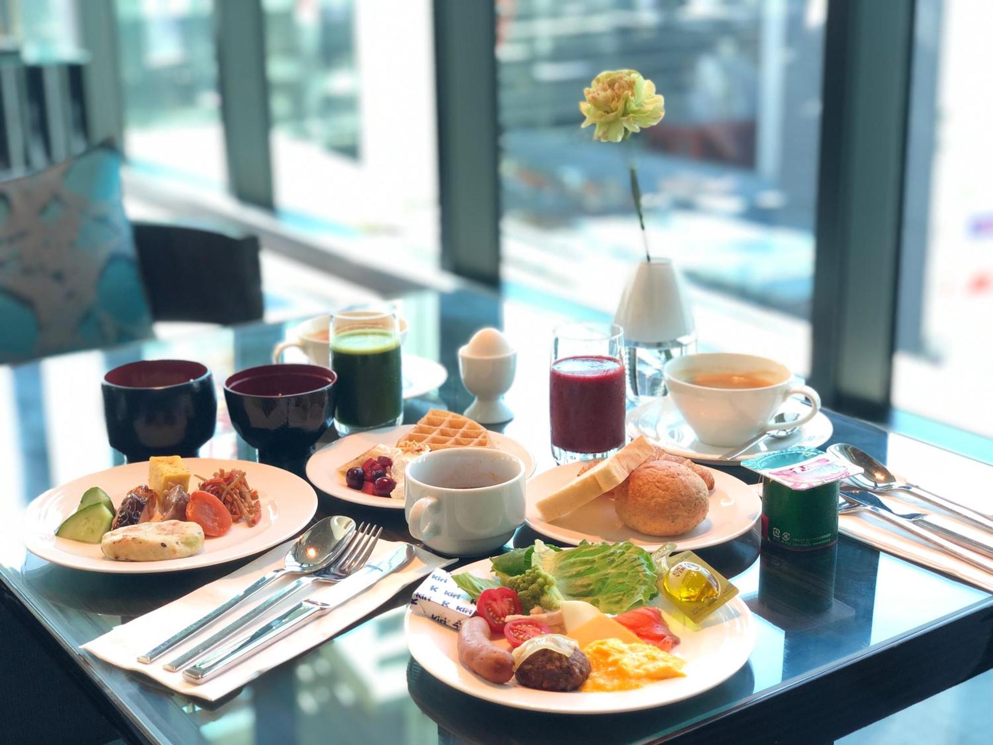 Oakwood Premier Tokyo Ξενοδοχείο Εξωτερικό φωτογραφία A breakfast at the lounge